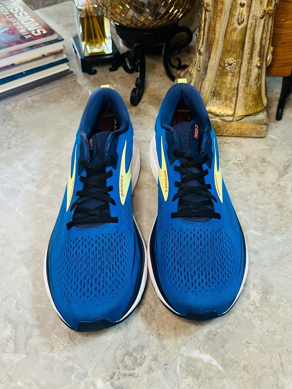 Men’s Brooks Trace 3 Royal Blue Yellow White Shoes 1104121D476 Size 12US